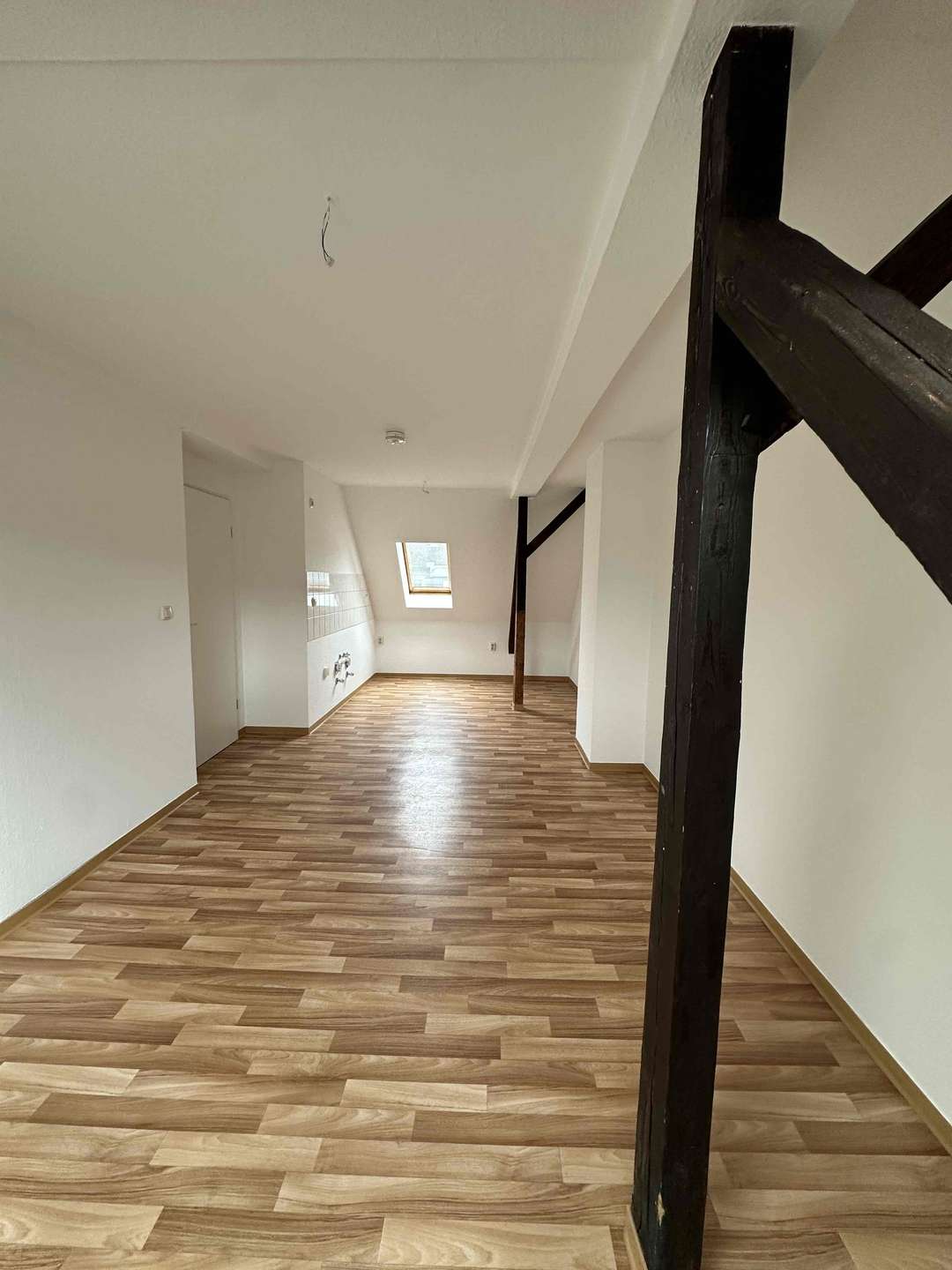 Küche und Wohnzimmer