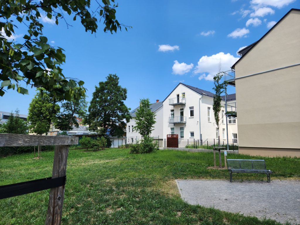 Plauen - sonnige Vollsanierung im Stadtzentrum, großzügiger Grundriss, normale Miete, Einbauküche möglich