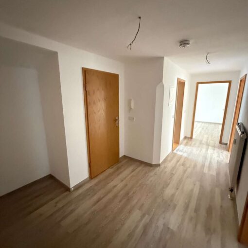 Plauen - Frisch Renovierte 3-Zimmer-Wohnung mit Balkon und Badewanne im Dachgeschoss