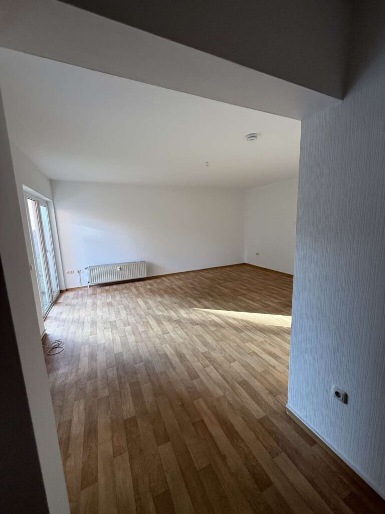 Plauen - Schöne Zweiraumwohnung mit Balkon und großem Wohnzimmer