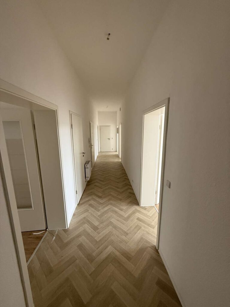 Plauen - Helle 4-Zimmer-Wohnung in Plauen-Neundorf – frisch renoviert mit Balkon