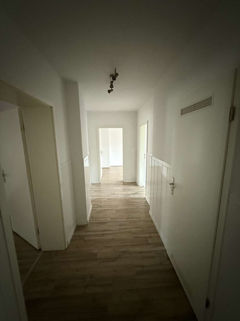 Plauen - Schöne Dachgeschoss Wohnung in der Schildstraße 27